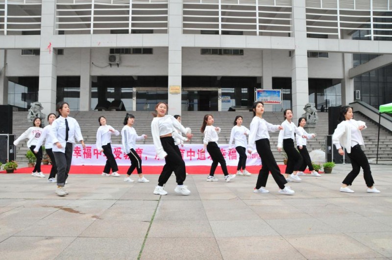 隨州職業(yè)技術(shù)學(xué)院2019年報名條件、招生對象